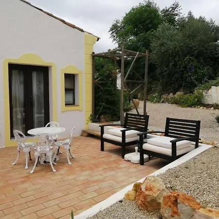 Casa Mimosa Bed & Breakfast *
