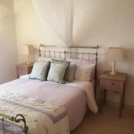 Casa Mimosa Bed and Breakfast 4*