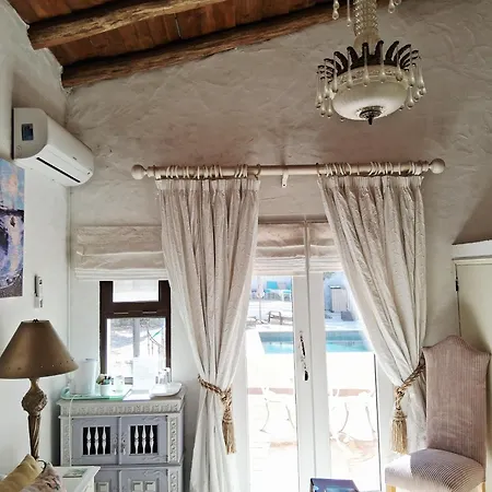 Casa Mimosa Bed & Breakfast 4*